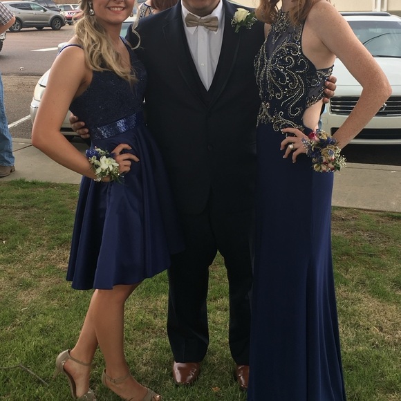 Eureka USA Elegant Navy Blue Embellished Gown size XS. - Picture 3 of 14